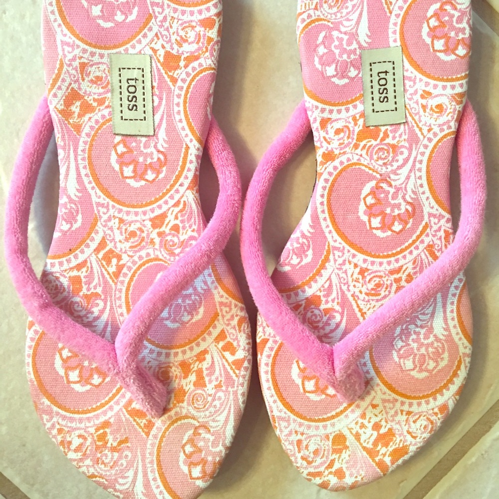 Toss never worn flip flops